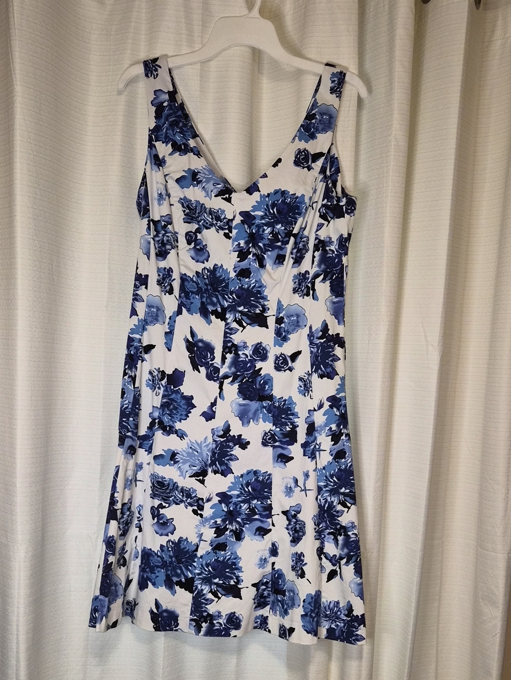Chaps Blue and White Floral V-Neck Dress